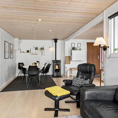 2 Bedroom Cozy In * Egernsund
