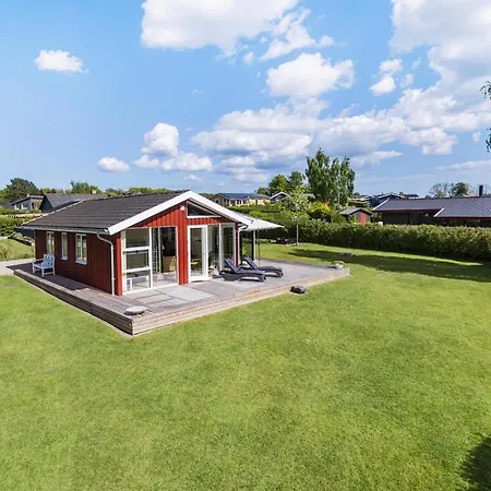 2 Bedroom Cozy In Holiday home *